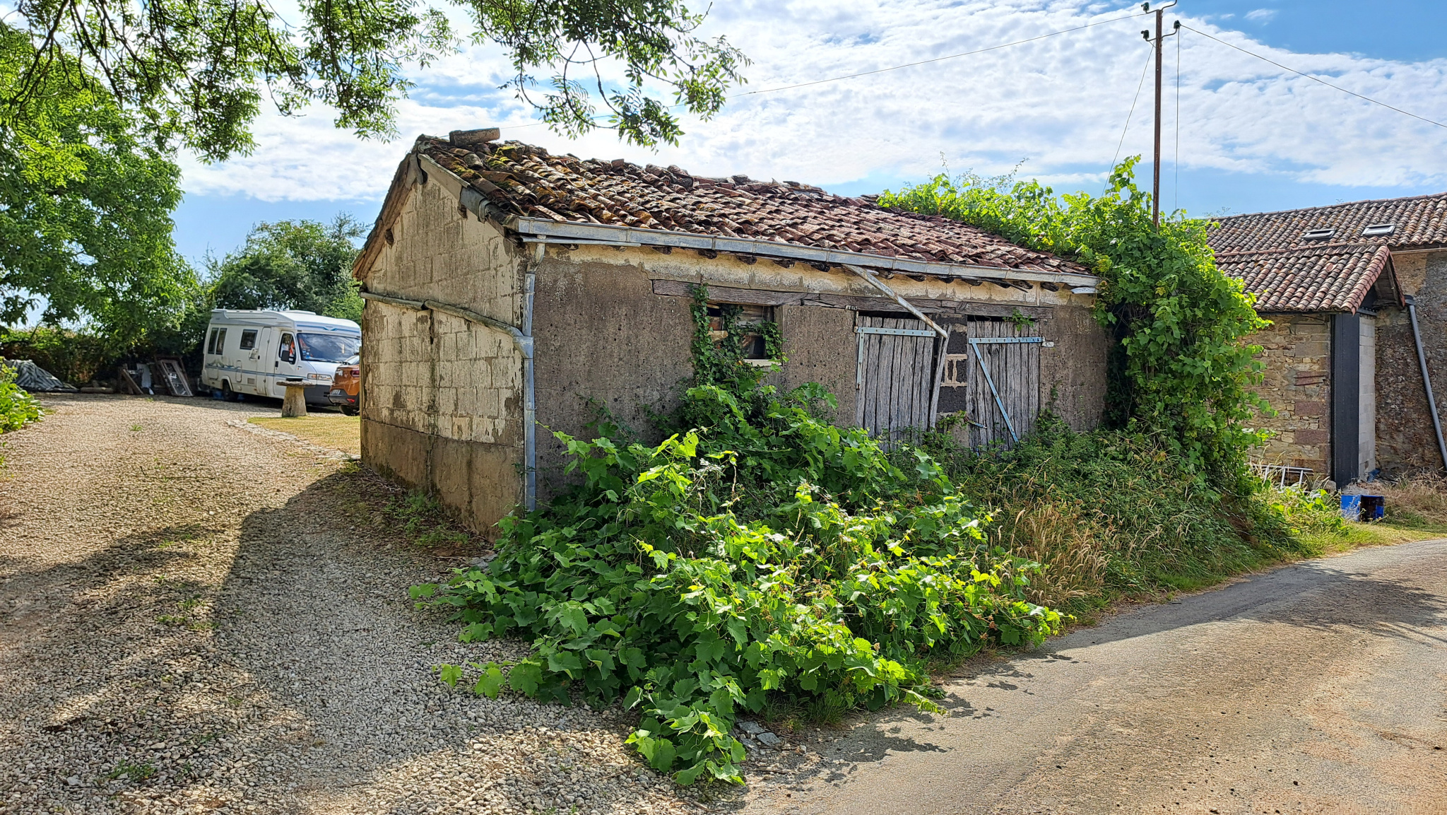 Granges et terrain