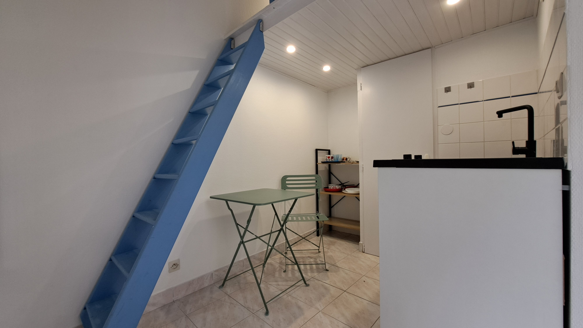 Studio meublé à louer