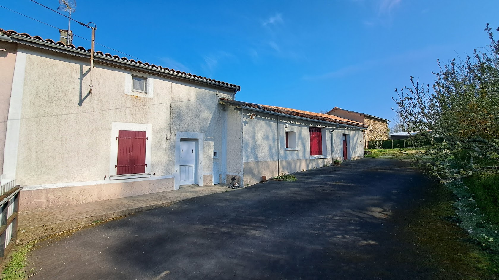 Maison à rénover avec grange